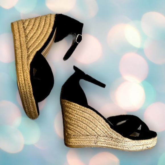 Lulus Shoes - Lulus Women’s Wedge Heel Strappy Sandals Size 7